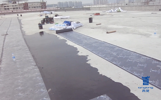 青龍承接的長虹信息化物流園防水施工現場 防水卷材