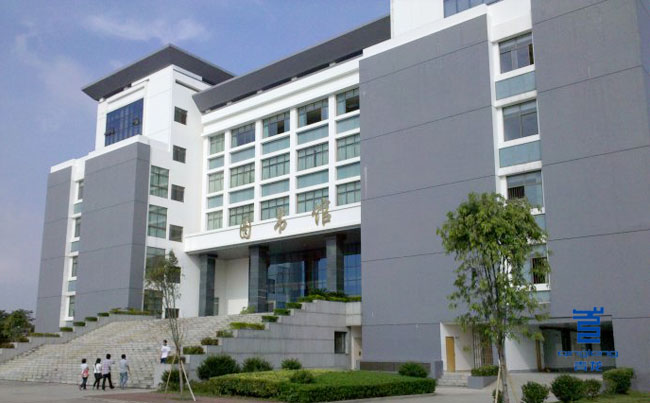 廣西大學(xué)圖書館屋面防水改用青龍固的防水系統(tǒng) 防水卷材