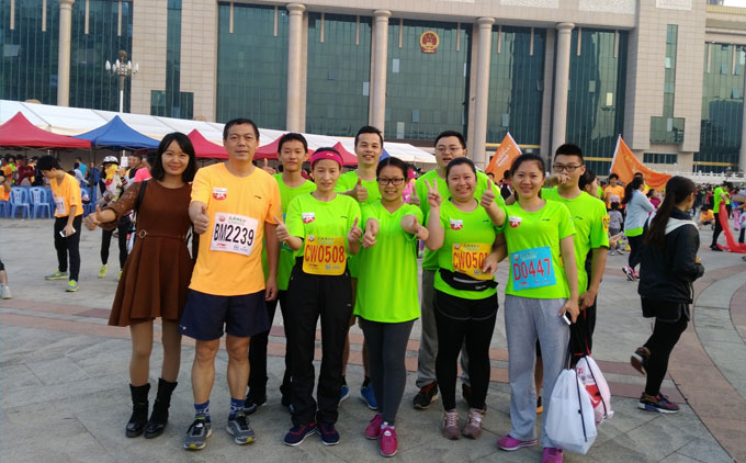 董事長帶領大家馬拉松長跑 防水