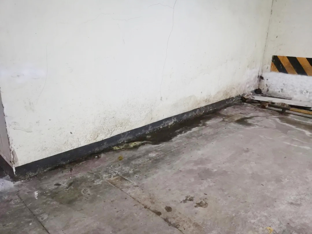 漏水5.jpg 漏水5.jpg