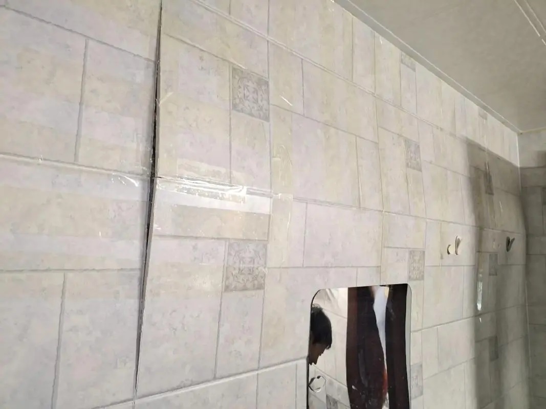 瓷磚-掉磚起鼓3.jpg 瓷磚-掉磚起鼓3.jpg