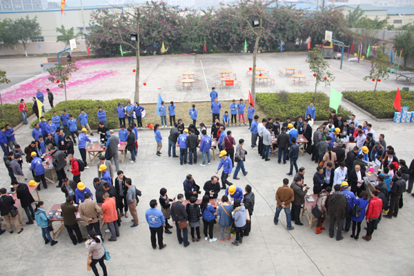 現場熱鬧的場景 青龍防水