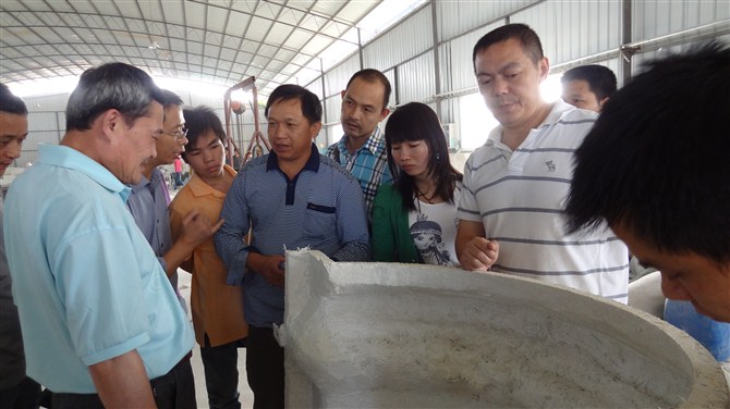 廣西青龍講解GRC產品知識