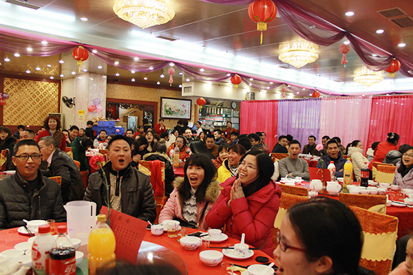 年會在大家預祝2016年防水材料銷售更好的吶喊中開啟 防水材料